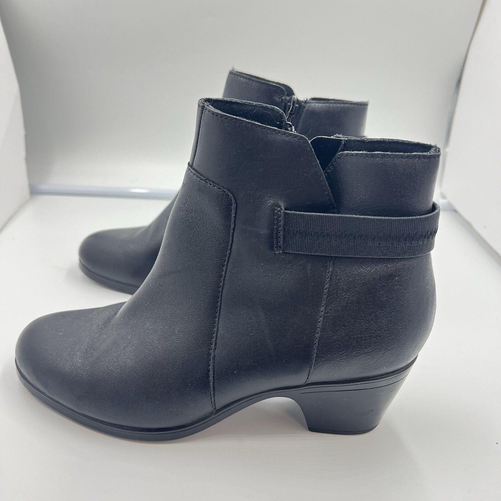 Clarks Emily2 Holly Women's Leather Ankle Boots, Size 8.5 Black Oxford